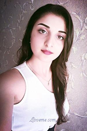 191137 - Aikui Âge: 24 - Ukraine