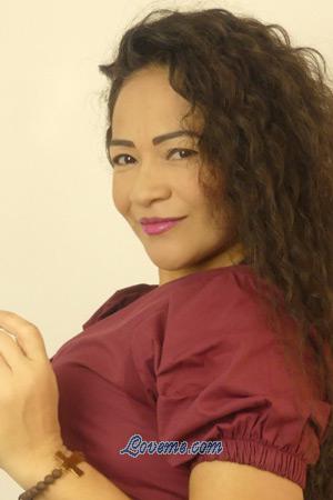 197735 - Luzmila &Acirc;ge: 49 - Colombie