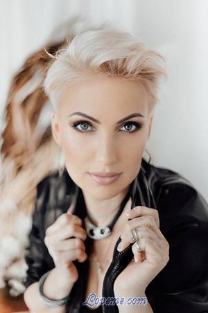 207408 - Nadiya Âge: 48 - Ukraine