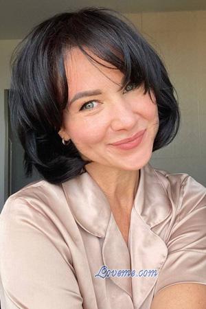 221682 - Nadiia Âge: 55 - Ukraine