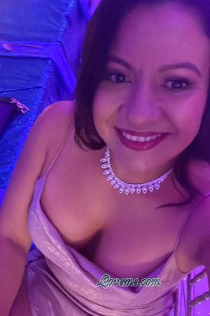 221804 - Lilliam Âge: 44 - Costa Rica