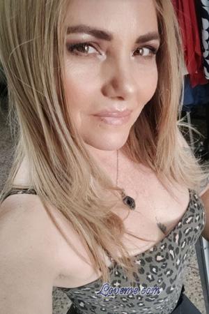 223113 - Maria Elizabeth Âge: 51 - Costa Rica