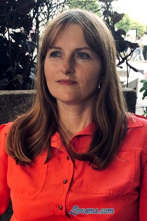 224057 - Irina Âge: 41 - Russia