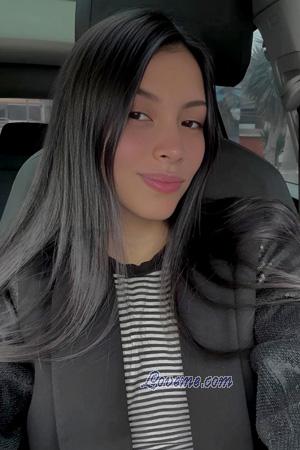 224615 - Alessandra Âge: 32 - Pérou