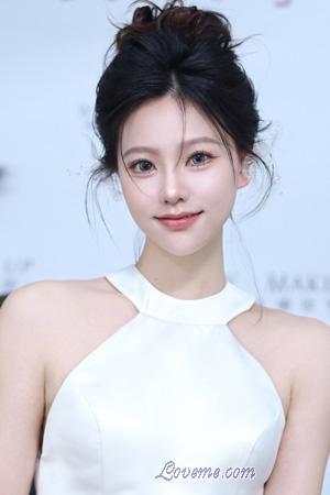 224764 - Yunyun Âge: 27 - Chine