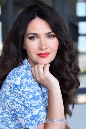 224976 - Nadiia Âge: 48 - Ukraine