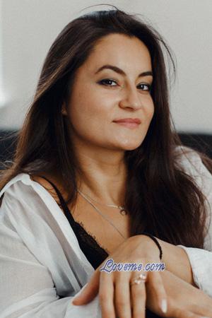 225352 - Gulmira Âge: 32 - Ukraine