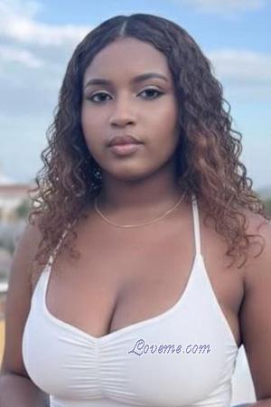 225520 - Daniela Âge: 20 - Colombie