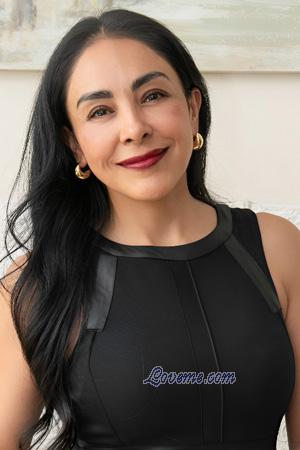 Ladies of P&eacute;rou