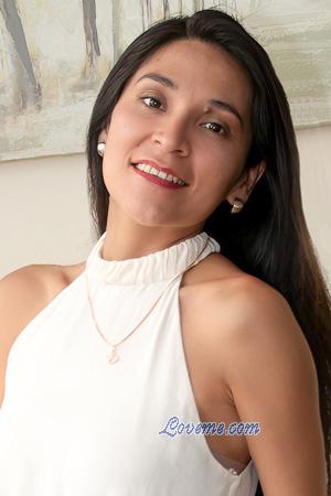 Ladies of P&eacute;rou