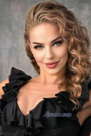 227154 - Nina &Acirc;ge: 34 - Moldavie