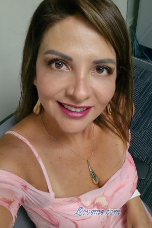 228222 - Karina &Acirc;ge: 51 - P&eacute;rou