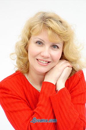 68724 - Svetlana Âge: 50 - Russie