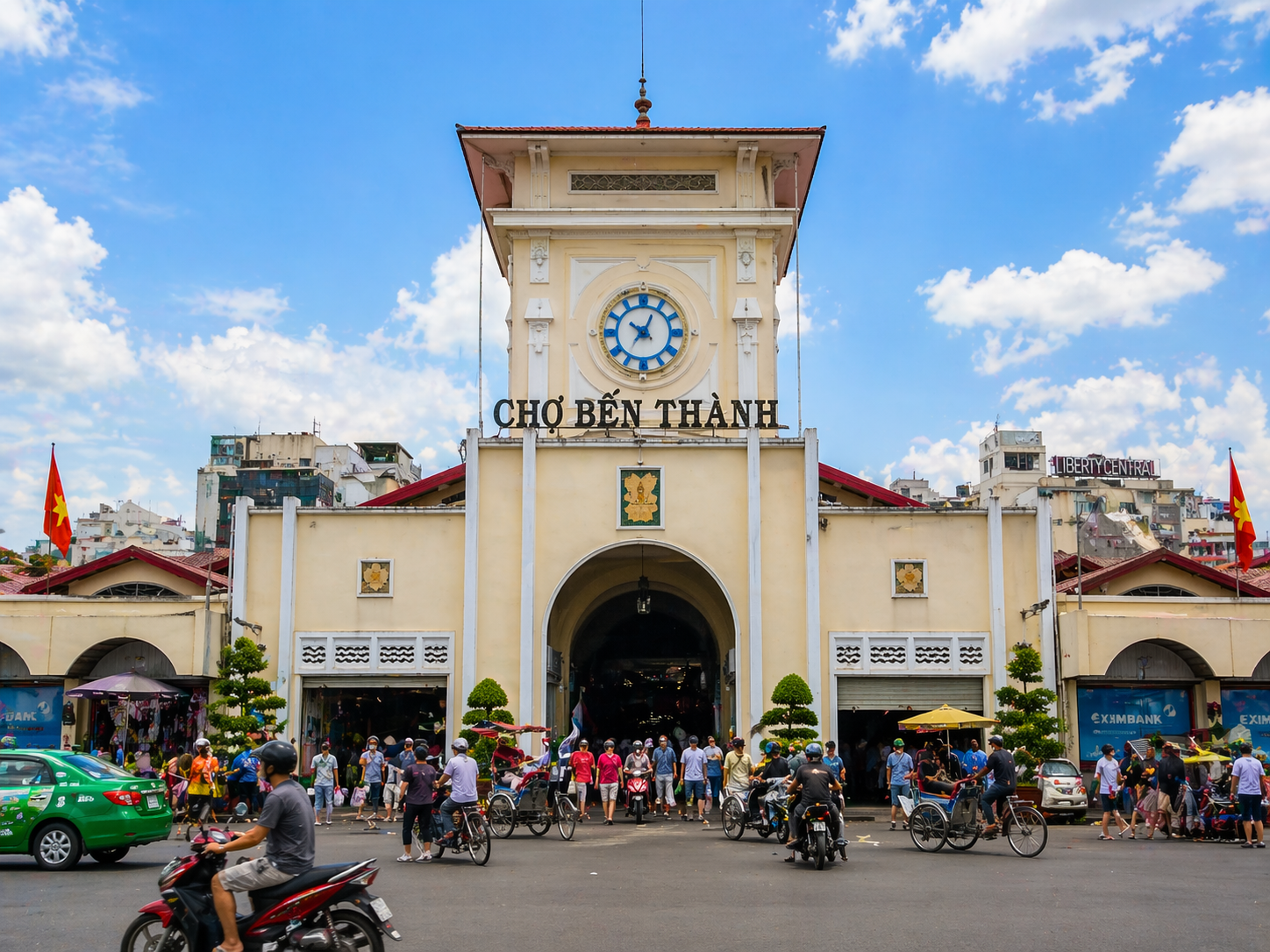 Ben Thanh Market shopping and street atmosphere in Saigon